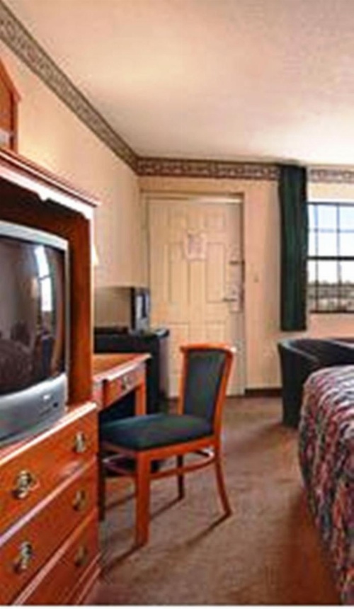 Days Inn by Wyndham Brownsville image 15
