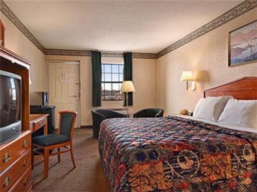 Days Inn by Wyndham Brownsville image 2