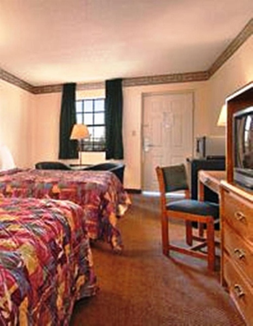 Days Inn by Wyndham Brownsville image 5